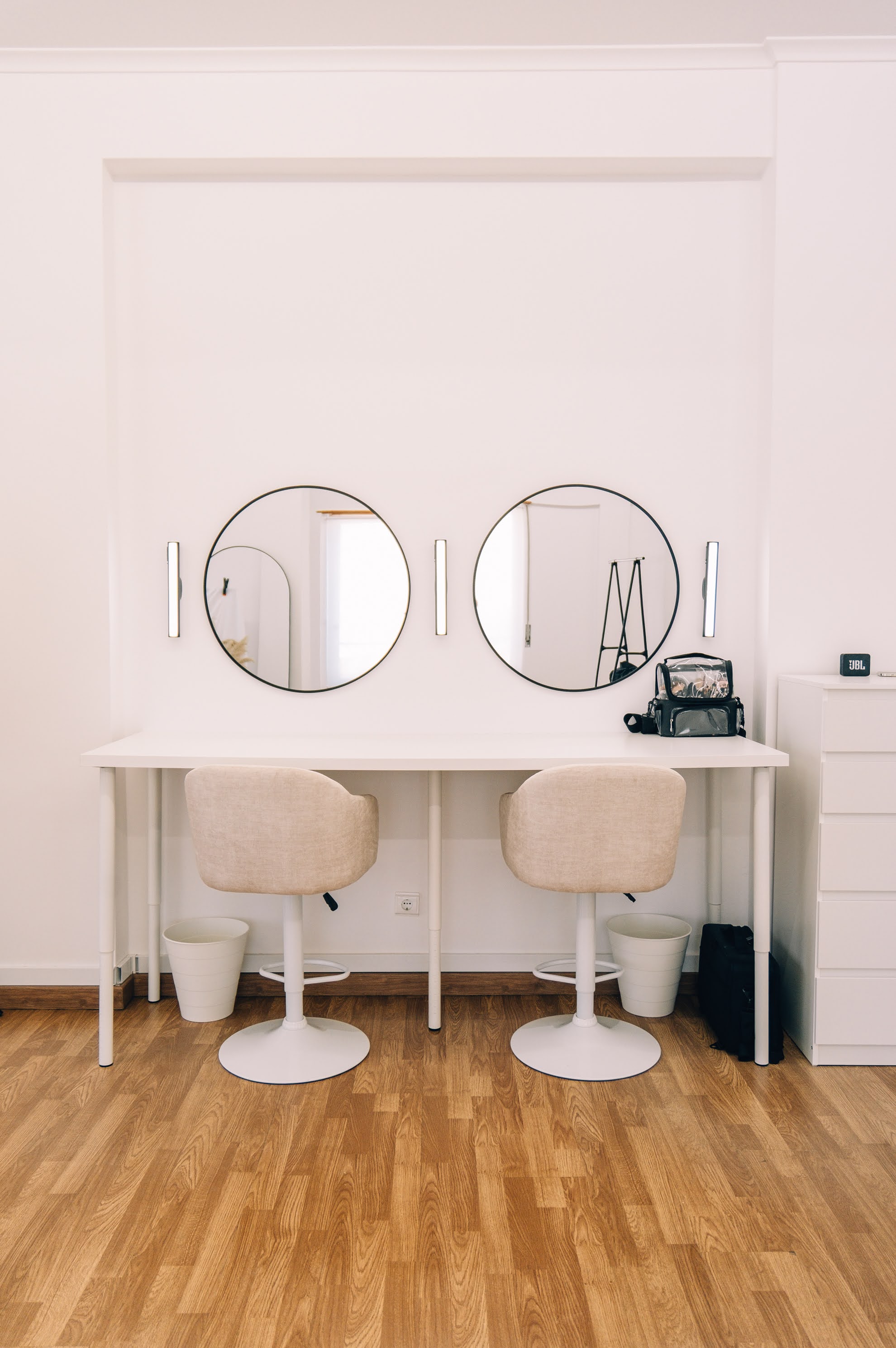 N.U.A Studio — Makeup Station